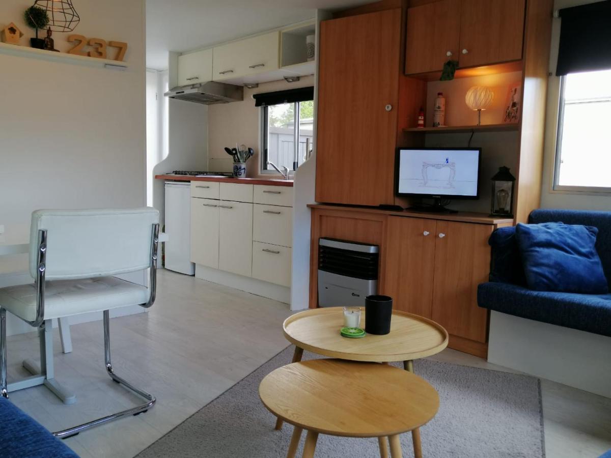 Stacaravan Op 5 Sterren Vakantiepark De Kuilart Friesland Aan Het Meer Met Zwembad 5P 237 Koudum Exterior photo