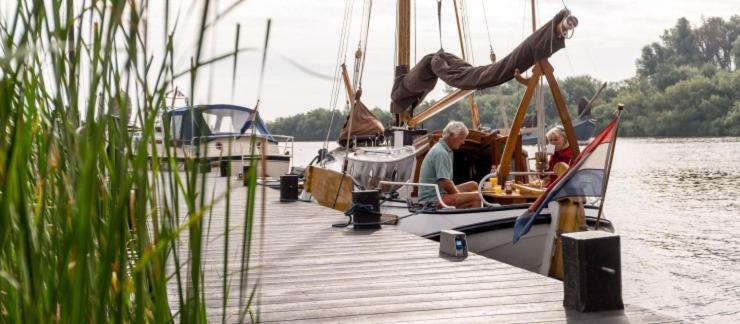 Stacaravan Op 5 Sterren Vakantiepark De Kuilart Friesland Aan Het Meer Met Zwembad 5P 237 Koudum Exterior photo
